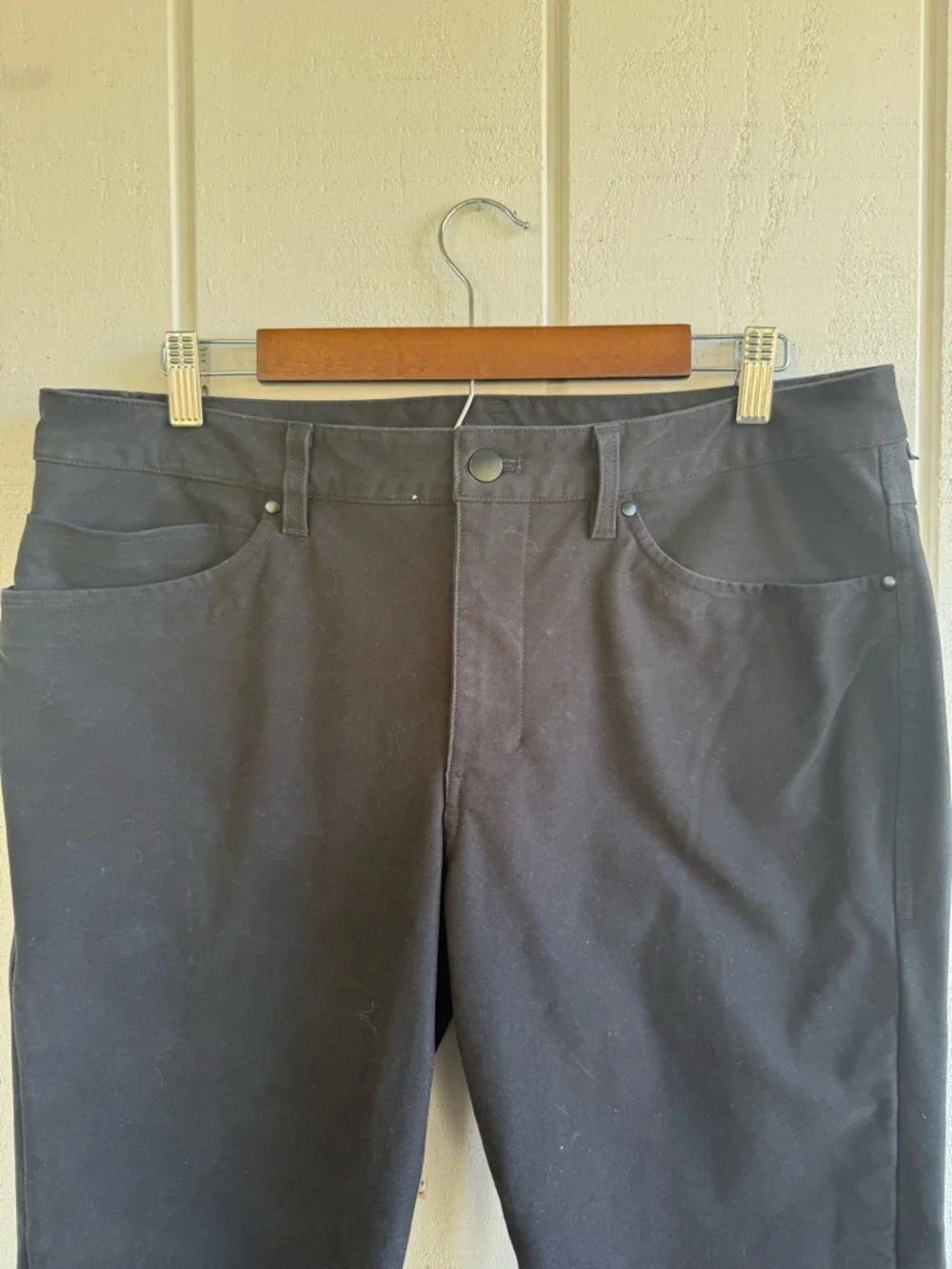 Lululemon Men’s ABC Slim Fit 5 Pocket Black Pants Size 34